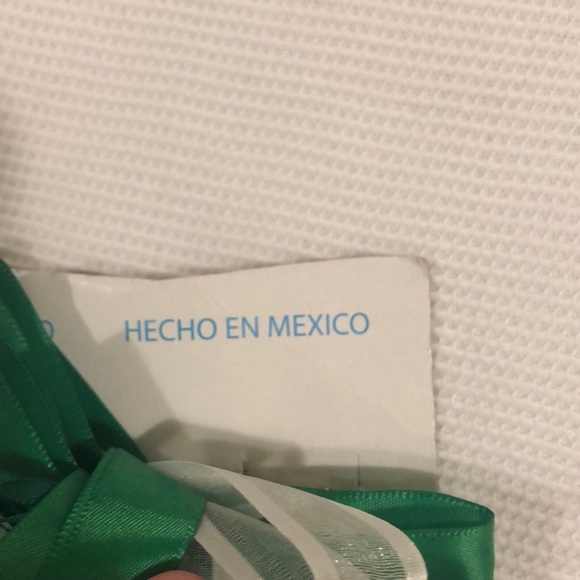 3 for $20🐸 Two Big Bows - Picture 5 of 7